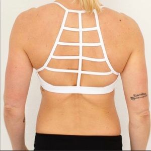 Born primitive uncaged sports bra EUC